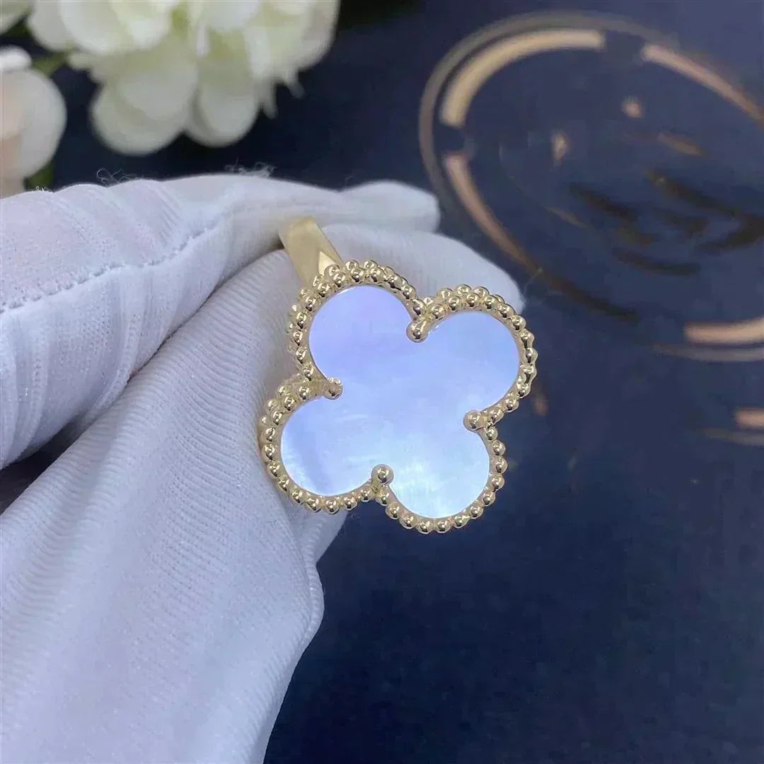 ¡®Glow¡¯CLOVER WHITE MOP RING