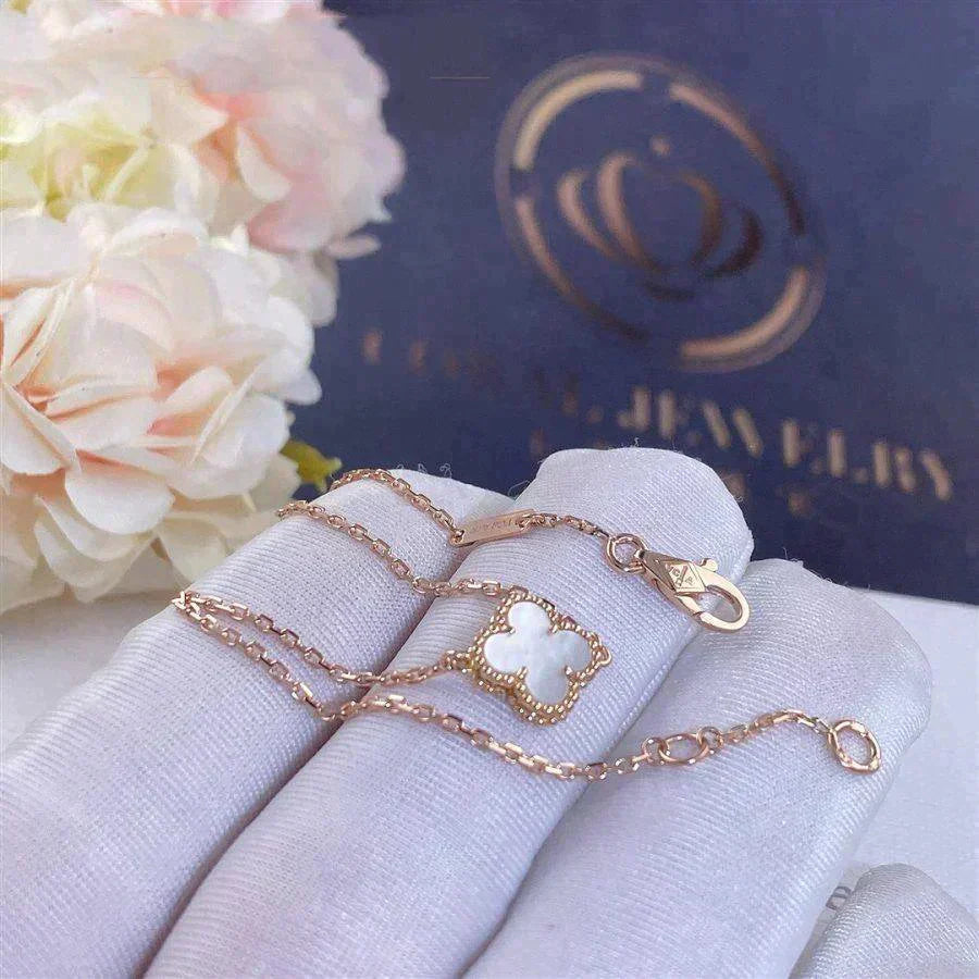¡®Glow¡¯CLOVER WHITE MOP SINGLE FLOWER BRACELET