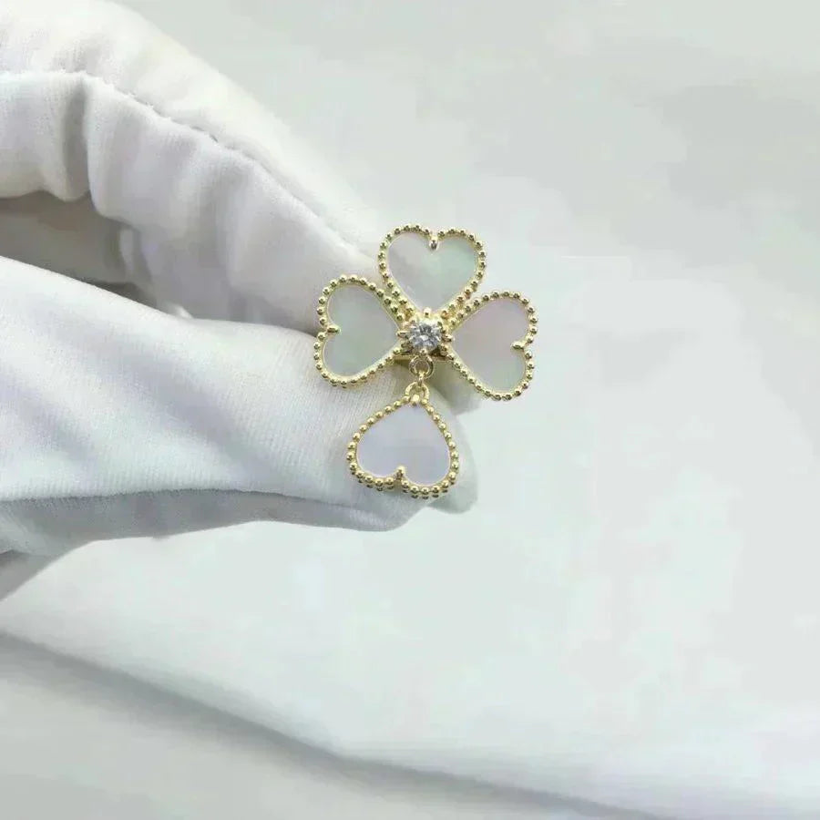 ¡®Glow¡¯SWEET CLOVER WHITE MOP RING