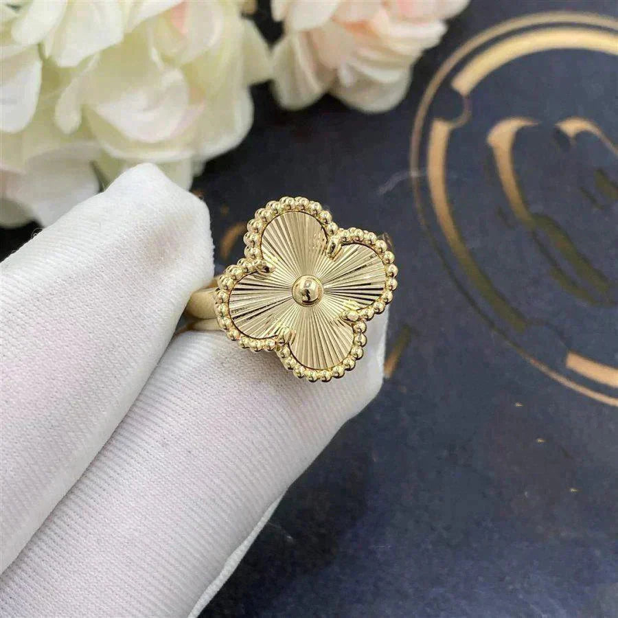¡®Glow¡¯CLOVER GOLD RING