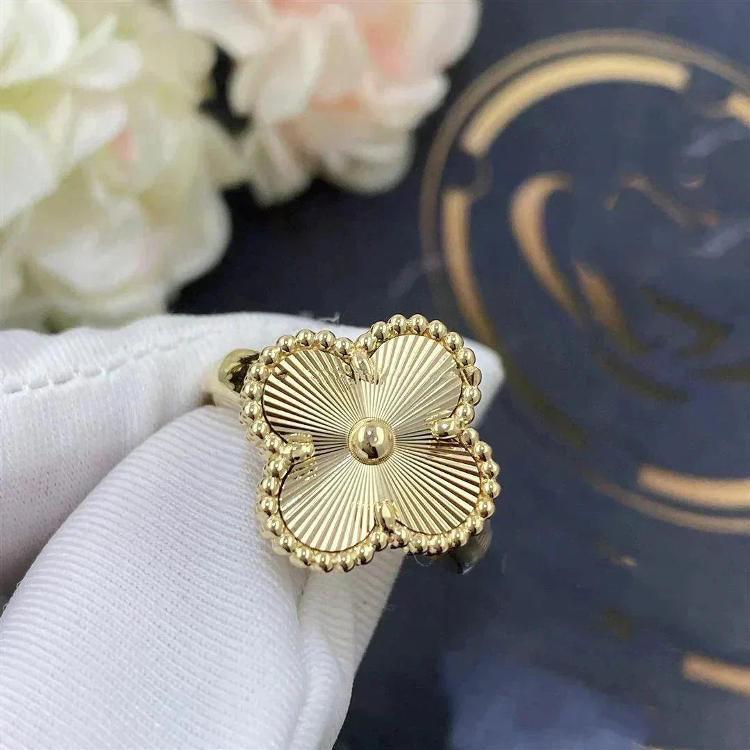¡®Glow¡¯CLOVER GOLD RING