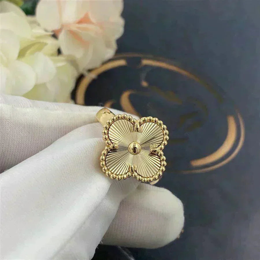 ¡®Glow¡¯CLOVER GOLD RING
