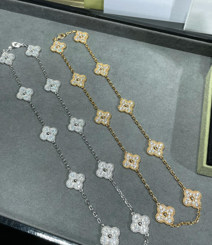 [¡®Glow¡¯]CLOVER 10 MOTIFS FULL DIAMOND NECKLACE