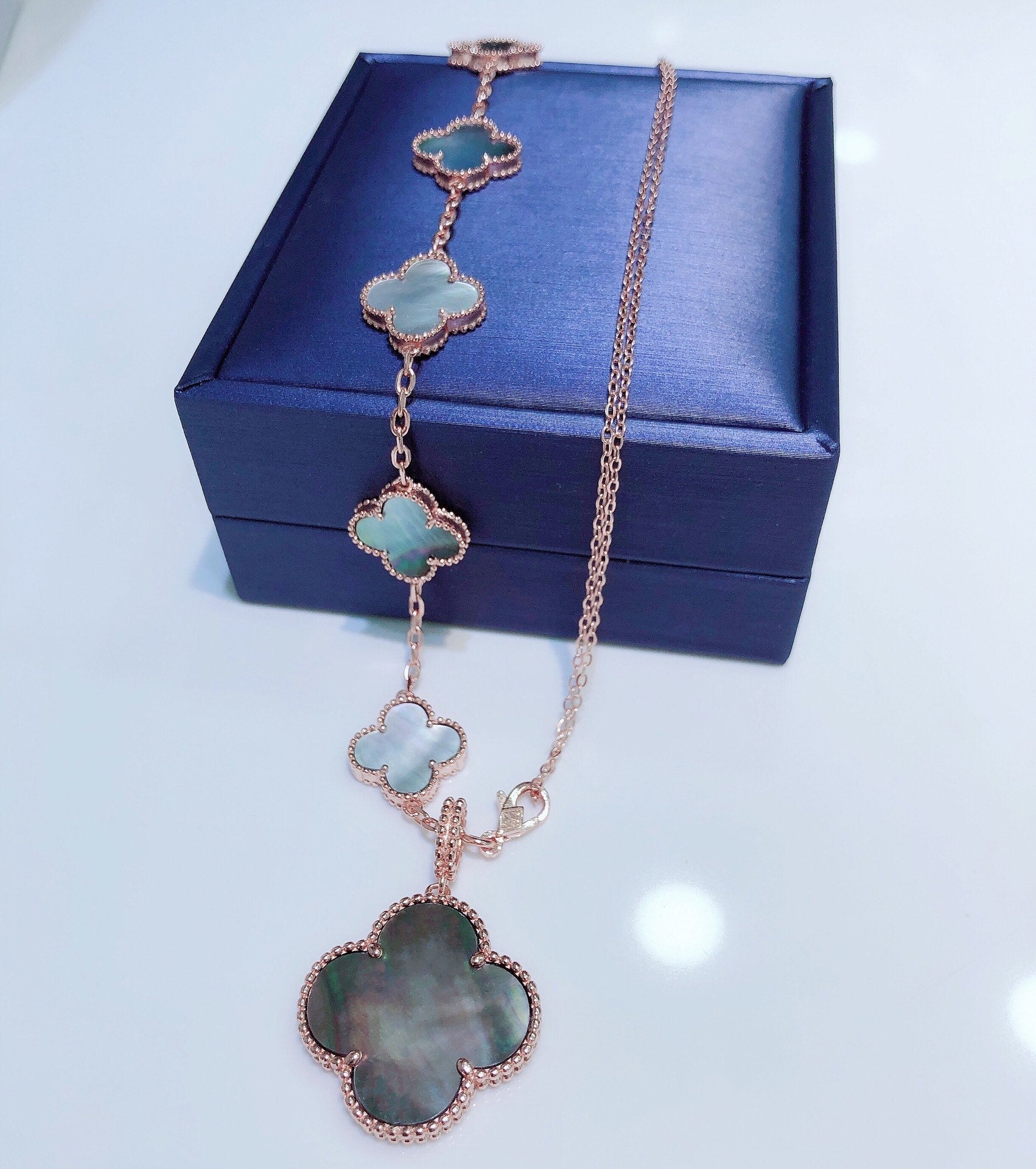 ¡®Glow¡¯COMBINED BRACELET 5 MOTIFS AND NECKLACE DARK MOP ROSE GOLD