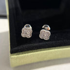 ¡®Glow¡¯CLOVER MINI DIAMOND STUD EARRINGS